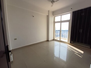 Room in 2 BHK Apartment at Nimbus The Hyde park, Sector 78 – for Rent