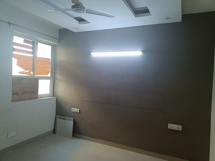 Room, puri-pratham 2.5 Bedroom 1300 Sq.Ft. Apartment In Sector 84 Faridabad 8125789