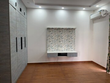 Bedroom in 3 BHK Builder Floor at Unitech South City II, Sector 50 – for Rent