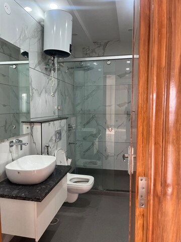 Bathroom in 3 BHK Builder Floor at Unitech South City II, Sector 50 – for Rent