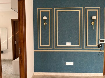 Room in 3 BHK Builder Floor at Unitech South City II, Sector 50 – for Rent