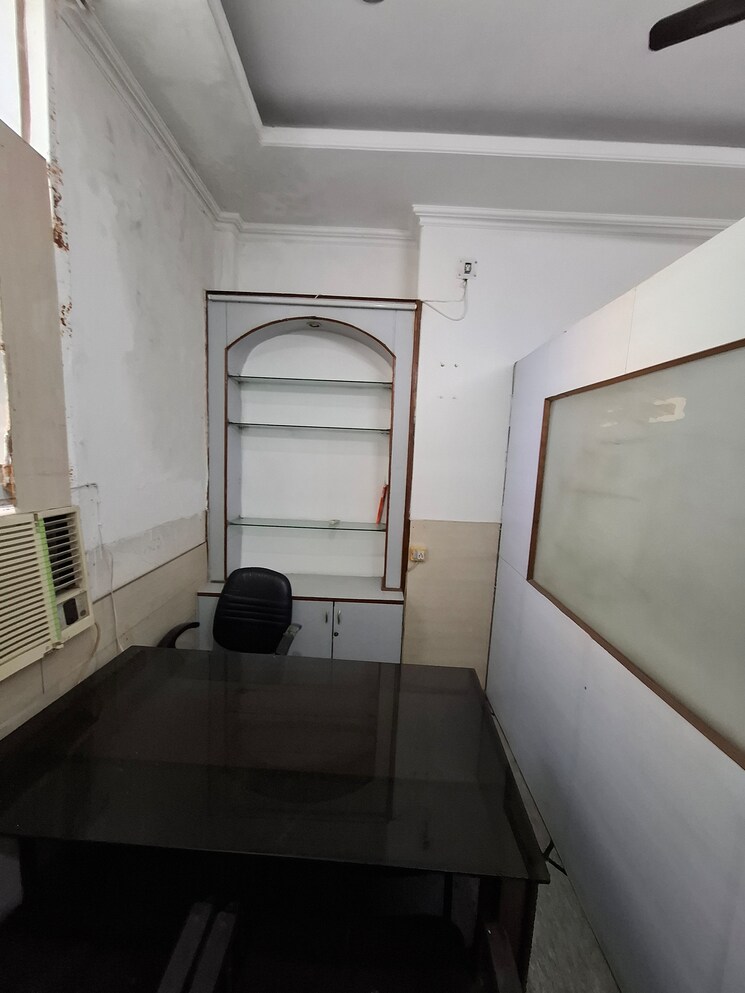 Floor Plan, netaji subhash place Commercial Office Space 250 Sq.Ft. In Netaji Subhash Place Delhi 8125812