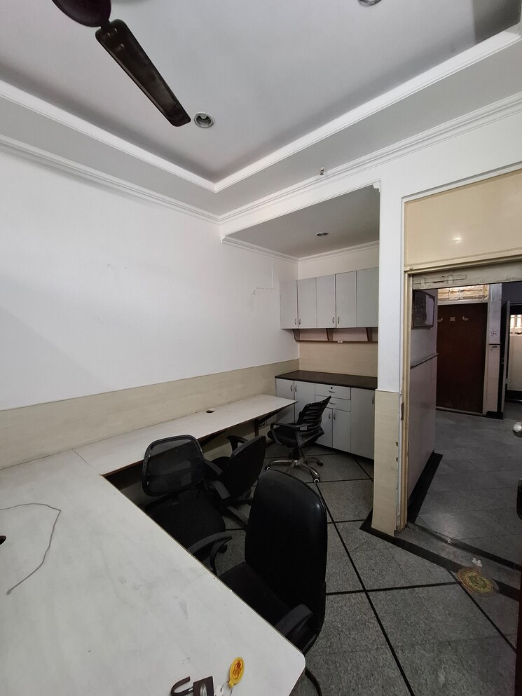 Floor Plan, netaji subhash place Commercial Office Space 250 Sq.Ft. In Netaji Subhash Place Delhi 8125812