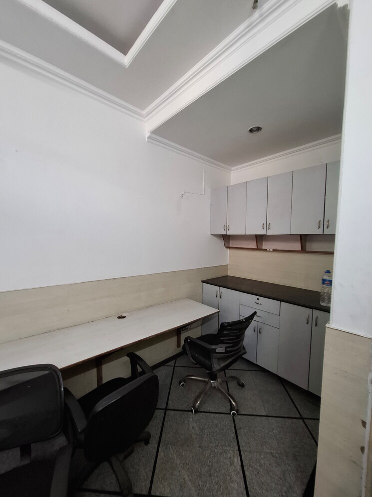 Floor Plan, netaji subhash place Commercial Office Space 250 Sq.Ft. In Netaji Subhash Place Delhi 8125812