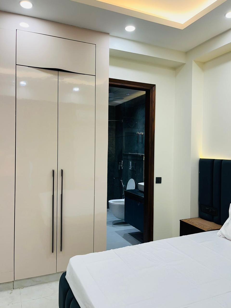 3 BHK + Servant Room Apartment For Sale in Pioneer Park Presidia