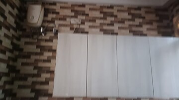 Building Lobby in 4 BHK Builder Floor at SS Mayfield Gardens, Sector 51 – for Rent