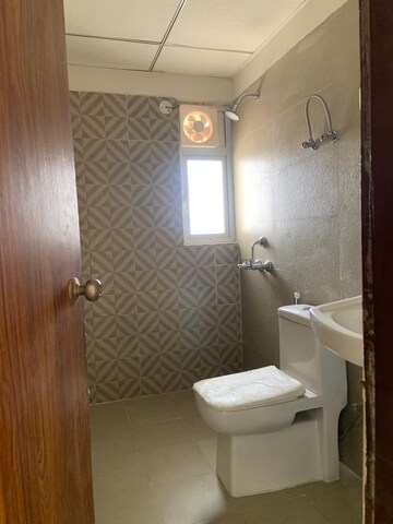 2 BHK Apartment For Sale in Windsor Paradise 2, Raj Nagar Extension