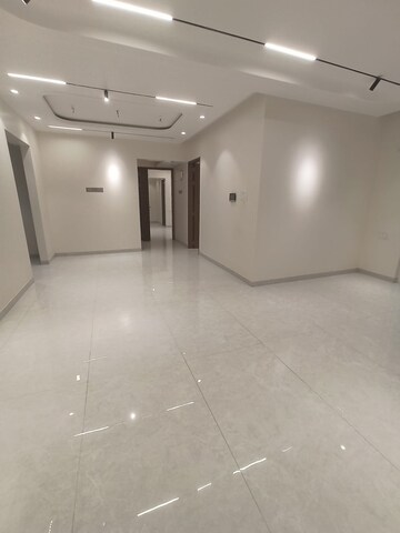 Room in 3 BHK Apartment at Rambaug Apartment, Kothrud – for Sale