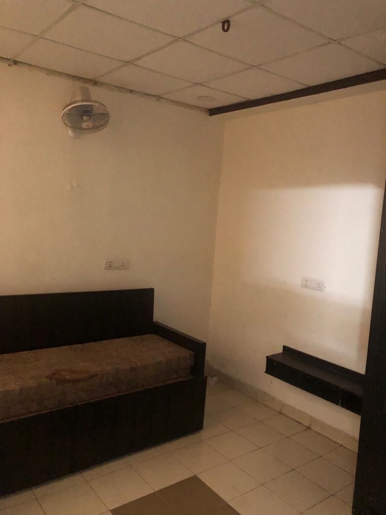 2 BHK + Study Room Apartment For Sale in Windsor Paradise 2