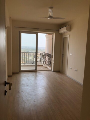 Room in 3 BHK Apartment at Prestige Sunrise Park, Electronic City Phase I – for Rent