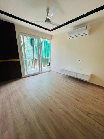 Room in 3 BHK Builder Floor at SS Southend Floors, South City 2 – for Sale