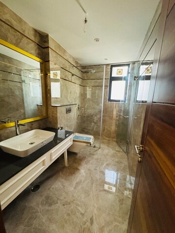 Bathroom in 3 BHK Builder Floor at SS Southend Floors, South City 2 – for Sale