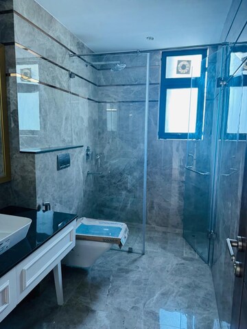 Bathroom in 3 BHK Builder Floor at SS Southend Floors, South City 2 – for Sale