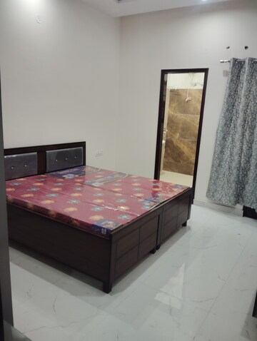Bedroom in 3 BHK Apartment at Sector 115 – for Rent