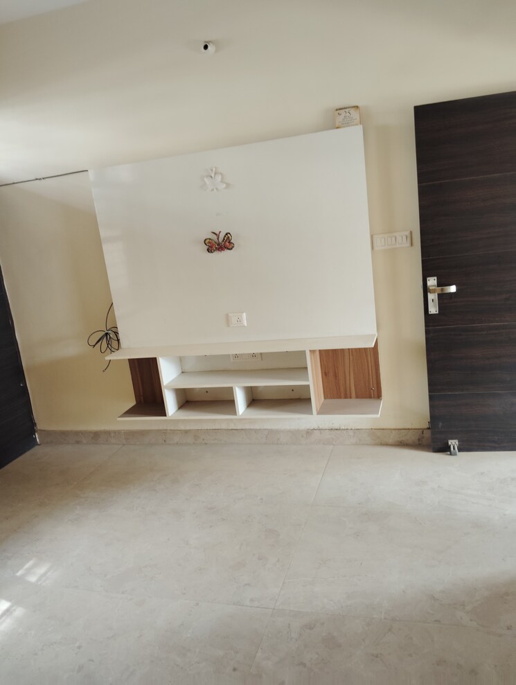 Room, sector 127 2 Bedroom 1000 Sq.Ft. Builder Floor In Sector 127 Mohali 8125986