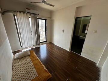 Kitchen in 2.5 BHK Apartment at Kalpataru Towers Kandivali, Kandivali West – for Rent