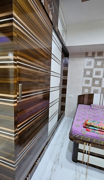 Room in 2 BHK Apartment at Thane West – for Rent