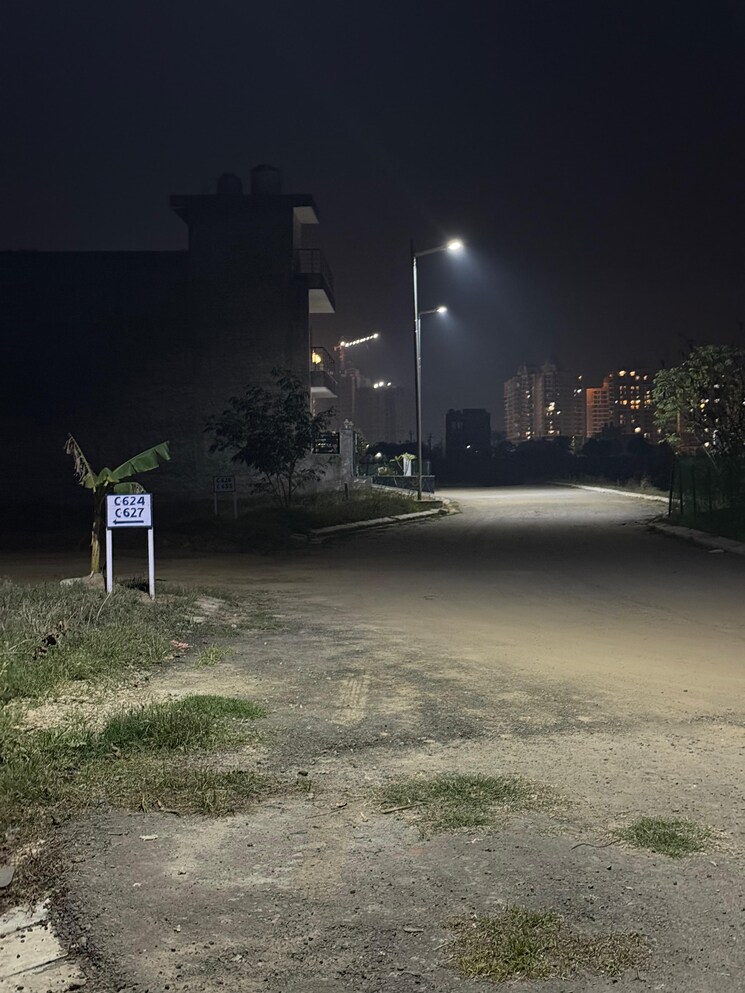 Garden, altus-prime  105 Sq.Yd. Plot In North Mullanpur Chandigarh 8126124