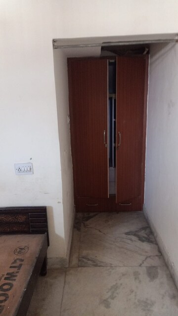 Room in 2 BHK Builder Floor at Sector 16 – for Rent
