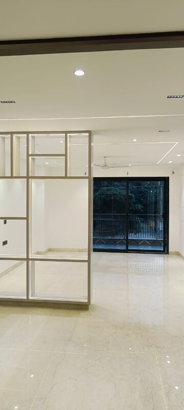 Room in 3.5 BHK Builder Floor at Palam Vihar Residents Association, Palam Vihar – for Sale