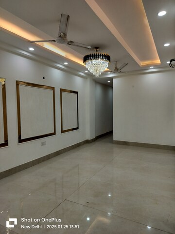 Living Room in 3 BHK Builder Floor at Chattarpur – for Rent
