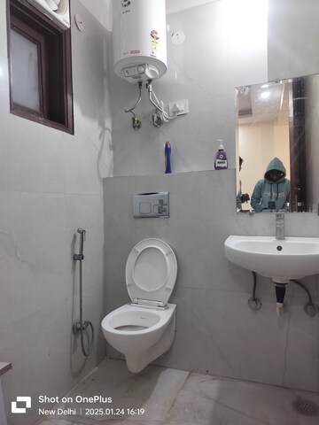 Bathroom in 1 BHK Builder Floor at Palm Residency Chhatarpur, Chattarpur – for Rent