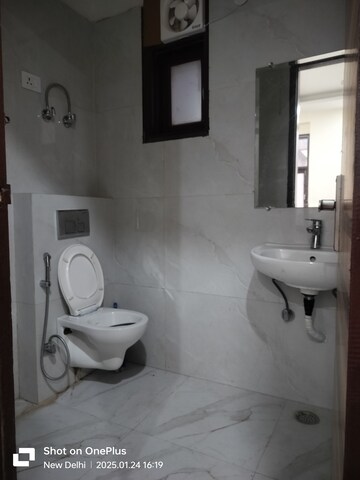 Bathroom in 1 BHK Builder Floor at Palm Residency Chhatarpur, Chattarpur – for Rent