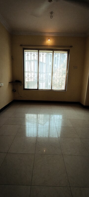 Room in 1 BHK Apartment at Borivali West – for Rent