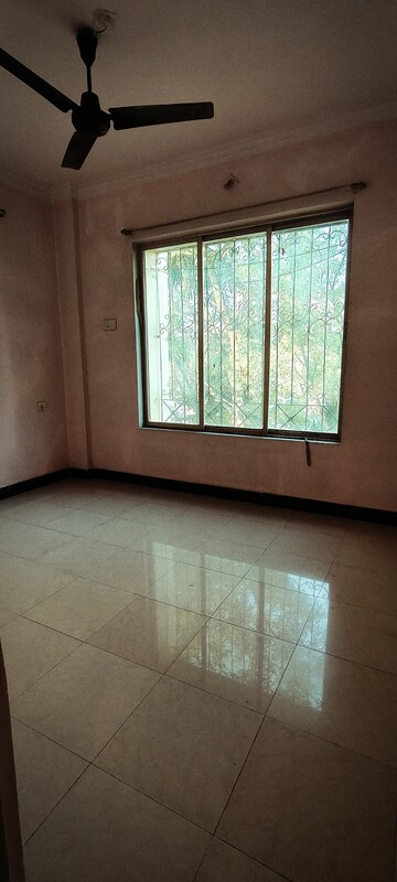 Room in 1 BHK Apartment at Borivali West – for Rent