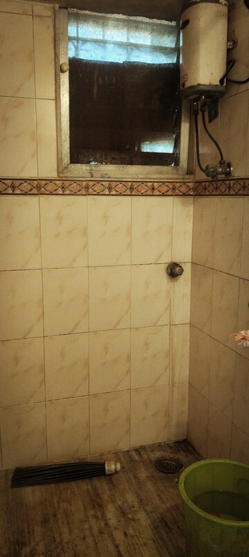 Bathroom in 1 BHK Apartment at Borivali West – for Rent