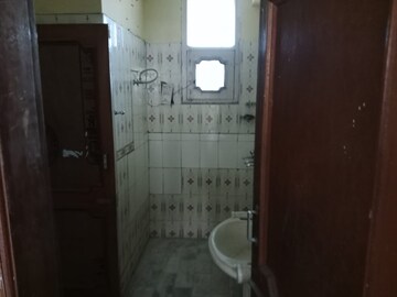 Bathroom in 4 BHK Builder Floor at Sector 49 – for Rent