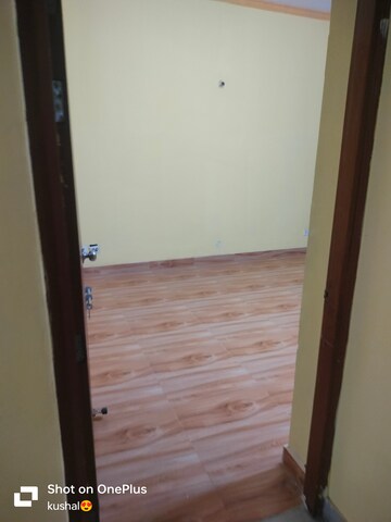 Room in 2 BHK Villa at Ansal Sushant Golf city, Sushant Golf City – for Rent
