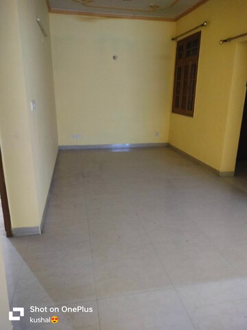 Room in 2 BHK Villa at Ansal Sushant Golf city, Sushant Golf City – for Rent
