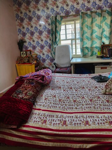 Bedroom in 2 BHK Apartment at Thaltej – for Rent