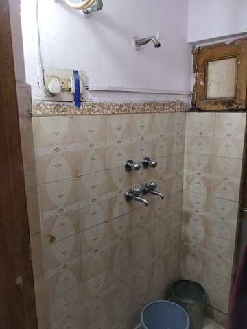 Bathroom in 2 BHK Builder Floor at Sector 32 – for Rent