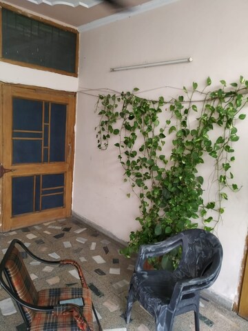 Living Room in 2 BHK Builder Floor at Sector 32 – for Rent