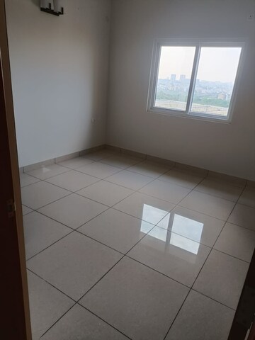 Room in 3.5 BHK Apartment at Prestige Song Of The South, Yelenahalli – for Rent