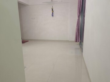 Room in 2 BHK Apartment at Kohinoor Zen Estate, Kharadi – for Rent