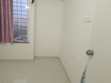 Room in 2 BHK Apartment at Kohinoor Zen Estate, Kharadi – for Rent