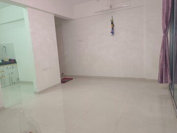 Room in 2 BHK Apartment at Kohinoor Zen Estate, Kharadi – for Rent