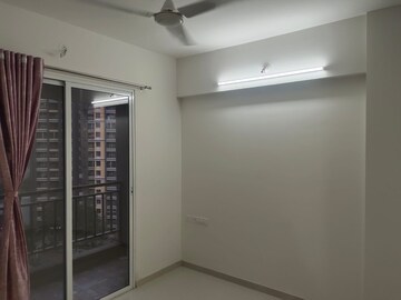 Room in 2 BHK Apartment at Kohinoor Zen Estate, Kharadi – for Rent