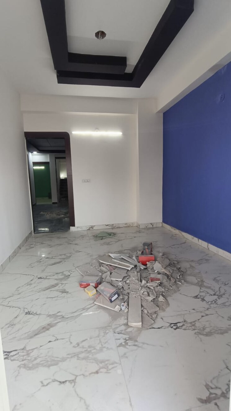 Room, sector 73 3 Bedroom 1350 Sq.Ft. Builder Floor In Sector 73 Noida 8126265