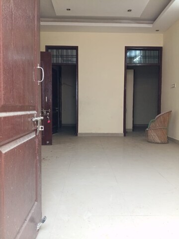Room in 4 BHK Apartment at Emaar Palm Terraces, Sector 66 – for Sale