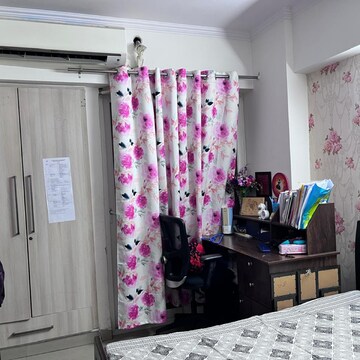 Living Room in 2.5 BHK Apartment at Sethi Max Royale, Sector 76 – for Sale