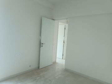 Room in 2 BHK Apartment at Godrej Hillside, Mahalunge – for Rent