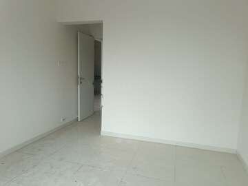Room in 2 BHK Apartment at Godrej Hillside, Mahalunge – for Rent