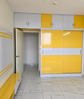 Room in 3 BHK Apartment at Mantri Lithos, Thanisandra – for Rent