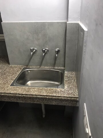 Furnished Amenities in 1.5 BHK Independent House at RWA Apartments Sector 72, Sector 72 – for Rent