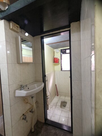 Bathroom in 1 BHK Apartment at Dombivli West – for Rent