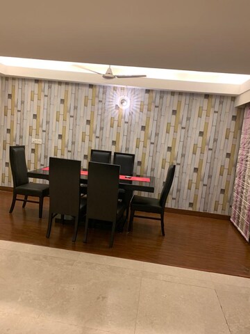 Living Room in 4 BHK Apartment at DLF The Belaire, Sector 54 – for Rent
